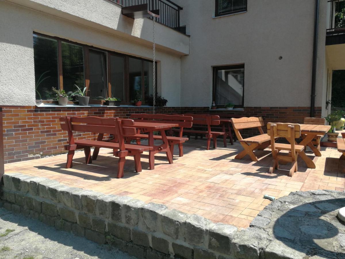 Penzion U Kluju Vestin Exterior photo