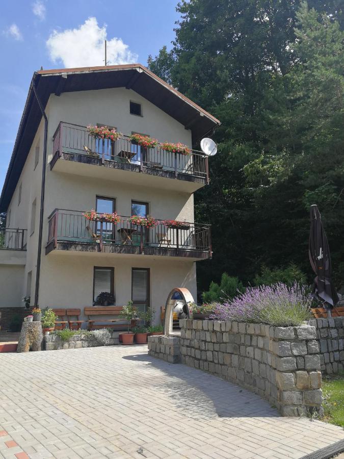 Penzion U Kluju Vestin Exterior photo